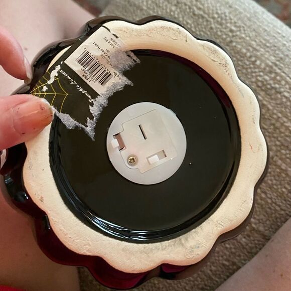 Light-up ceramic Jack o’lantern - Picture 5 of 7